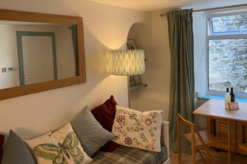 The Snug, A Great Flat In The Heart Of Peebles. Apartamento Exterior foto